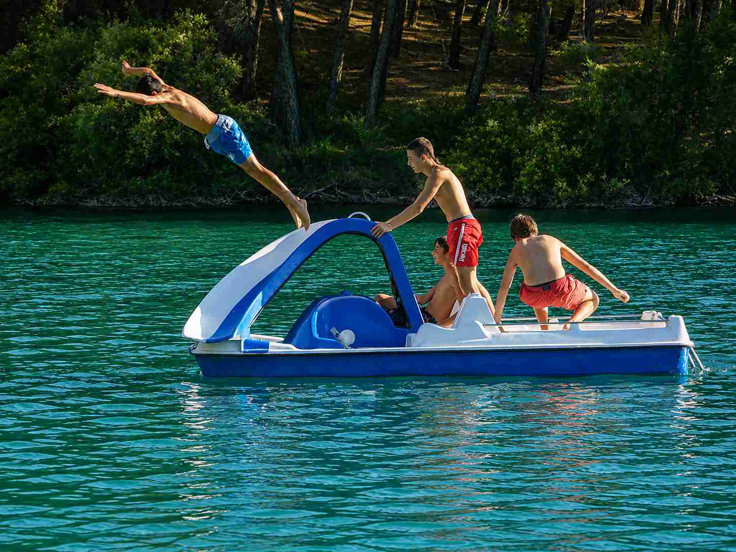 Hidropedales Zona Recreativa La Isla