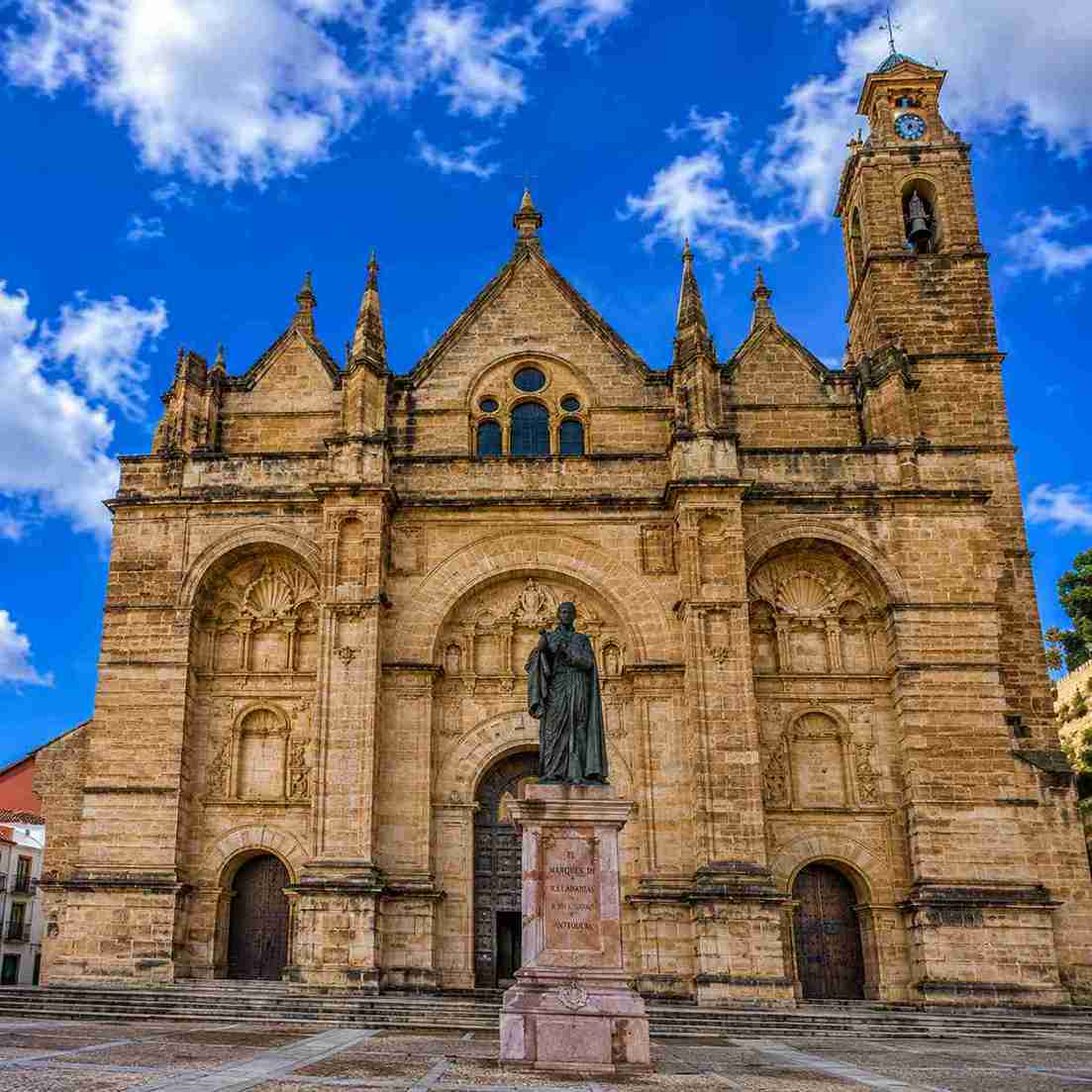 Visita-guiada-alcazaba-y-Colegiata